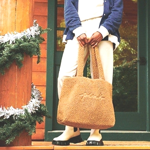 PINK Victoria's Secret Handbags - Large💥Sherpa Tote🤎Large Brown Cozy tote bag furry purse classic logo bag